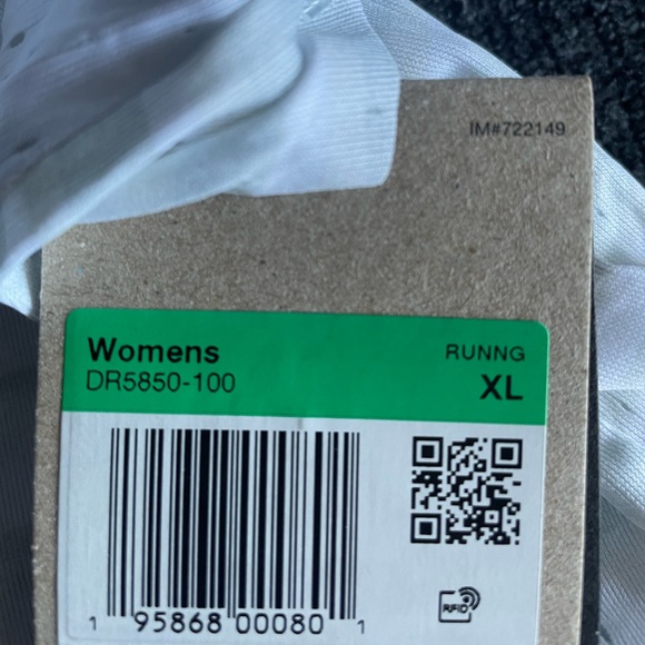 Nike Dri-Fit ADV AeroSwift Women’s NN Pro Running Singlet Size Medium - Picture 9 of 11